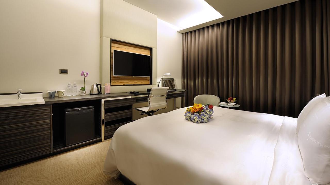 Golden Tulip Glory Fine Hotel Tainan Exterior foto